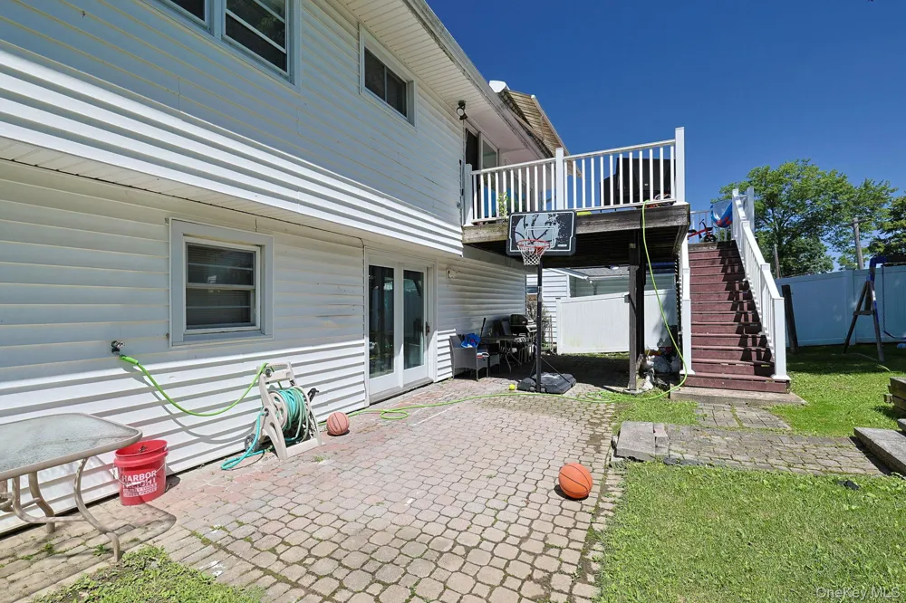 8 Pine Street Middletown, NY 10940
