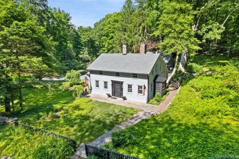 35 Old Snake Hill Road