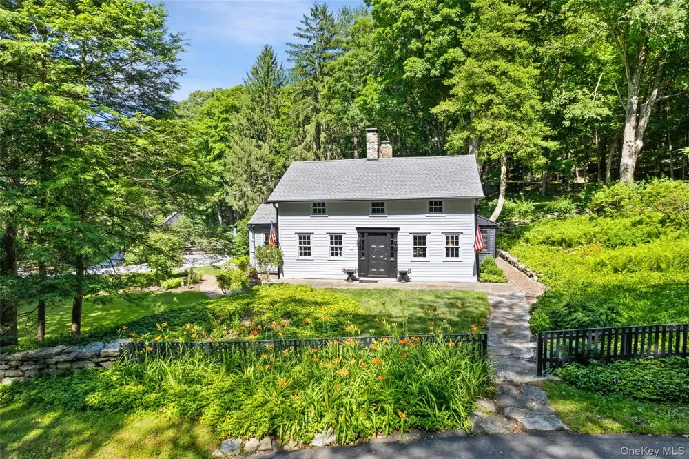 35 Old Snake Hill Road Pound Ridge, NY 10576
