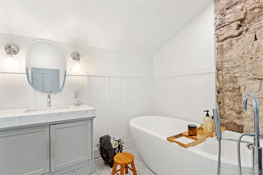 35 Old Snake Hill Road Pound Ridge, NY 10576