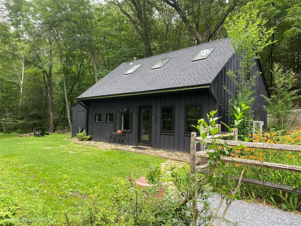 35 Old Snake Hill Road Pound Ridge, NY 10576