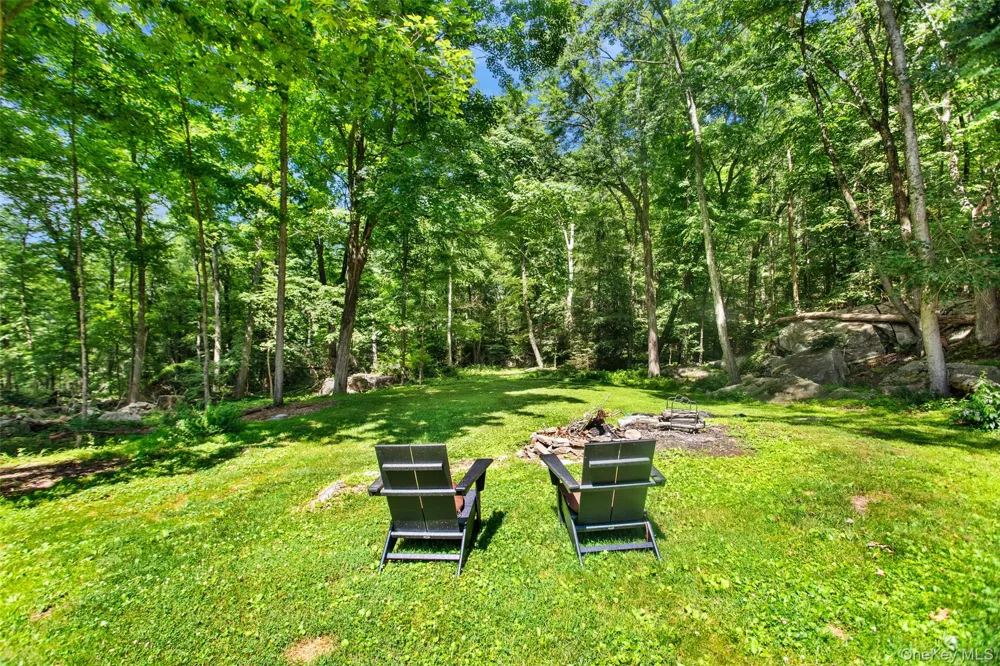 35 Old Snake Hill Road Pound Ridge, NY 10576