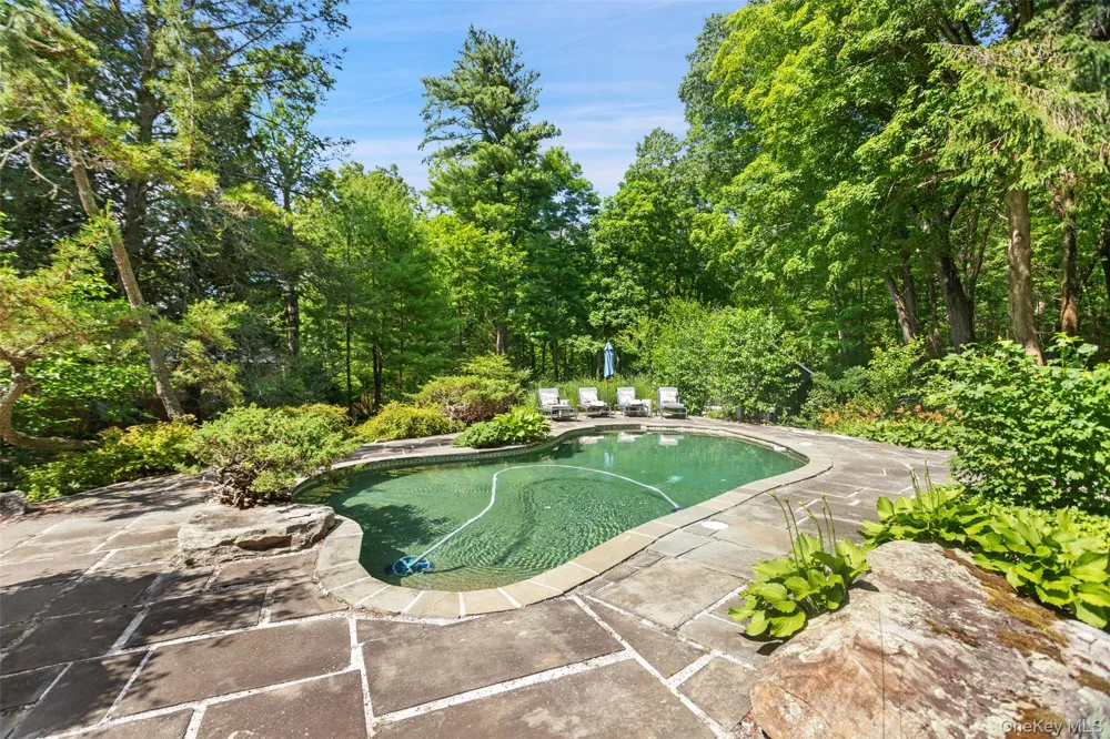 35 Old Snake Hill Road Pound Ridge, NY 10576