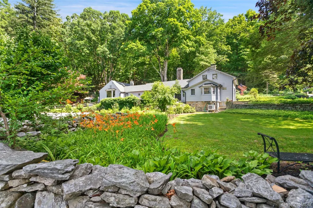 35 Old Snake Hill Road Pound Ridge, NY 10576