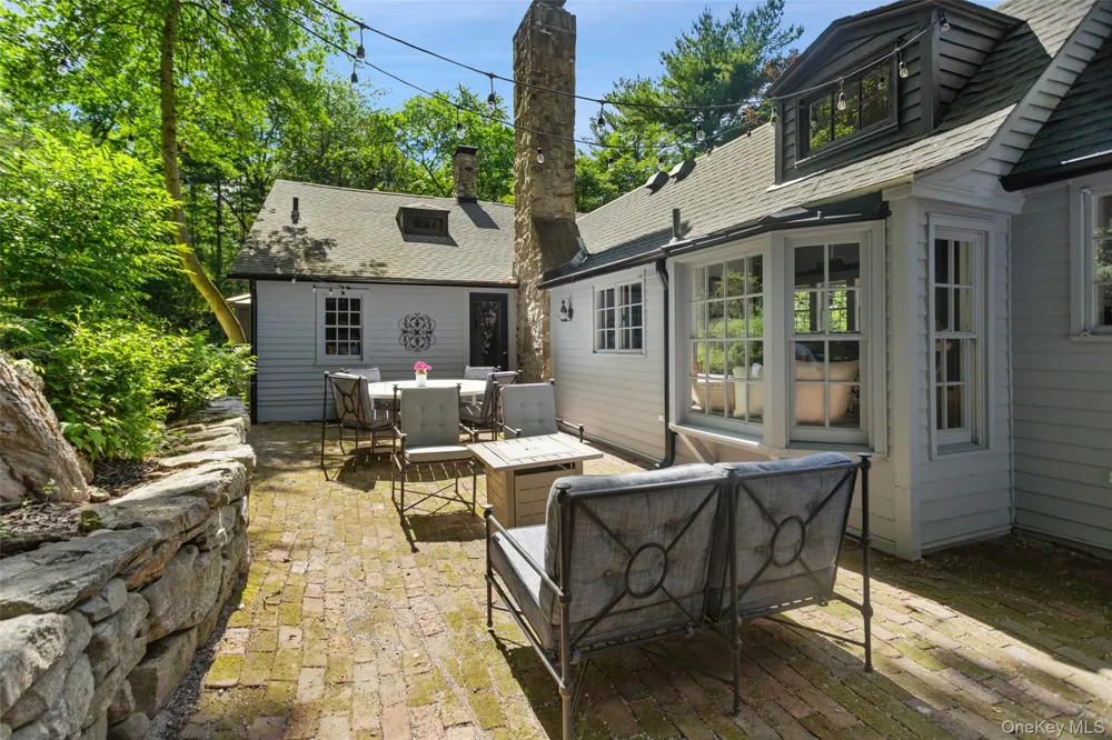 35 Old Snake Hill Road Pound Ridge, NY 10576