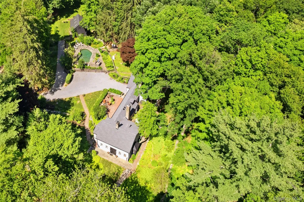 35 Old Snake Hill Road Pound Ridge, NY 10576