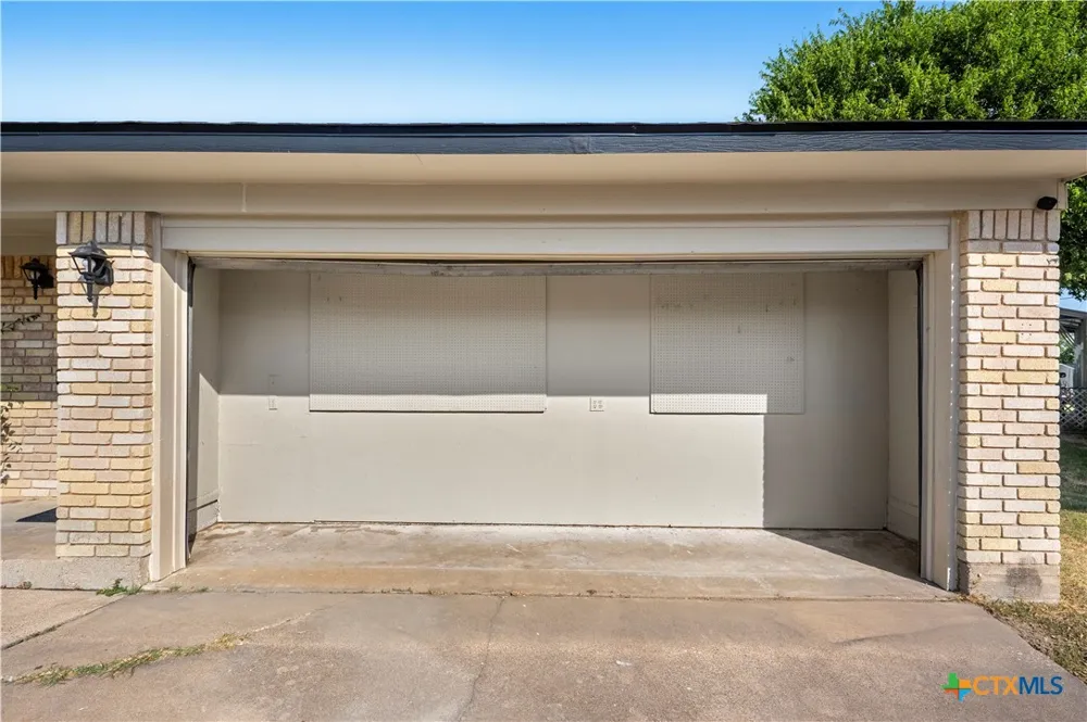 104 Red Oak Circle Temple, TX 76502