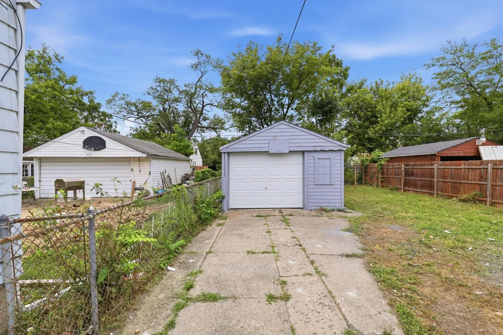 6803 Grandville Avenue Detroit, MI 48228