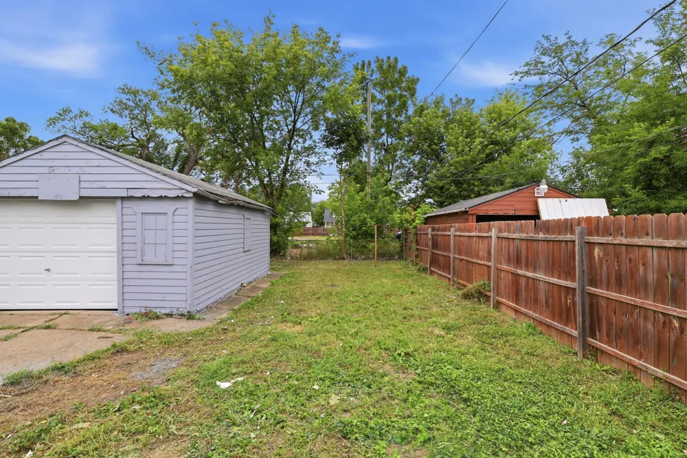 6803 Grandville Avenue Detroit, MI 48228