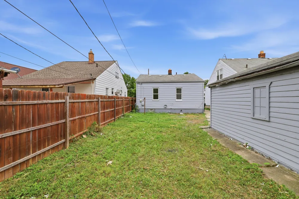 6803 Grandville Avenue Detroit, MI 48228
