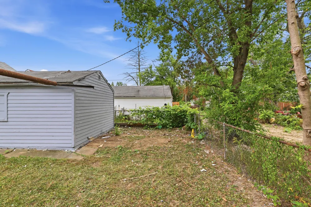 6803 Grandville Avenue Detroit, MI 48228