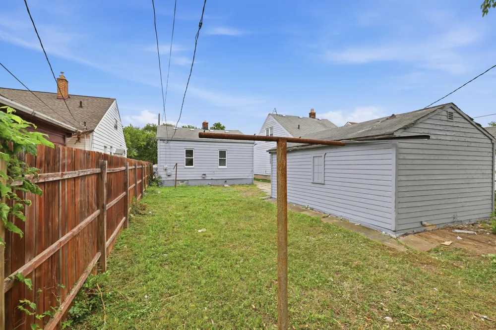 6803 Grandville Avenue Detroit, MI 48228