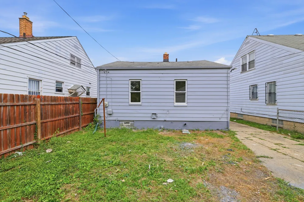 6803 Grandville Avenue Detroit, MI 48228