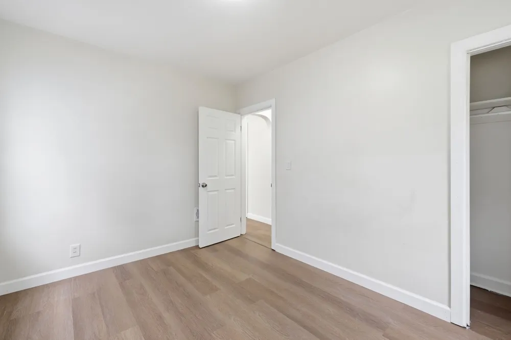 6803 Grandville Avenue Detroit, MI 48228