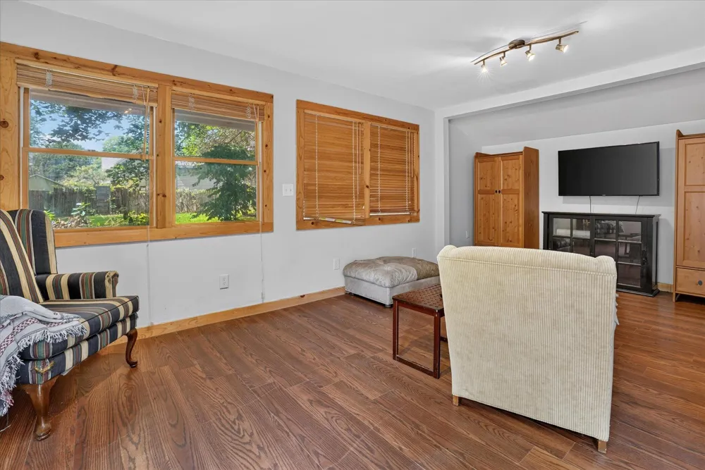 217 Grand Street Marshall, MI 49068