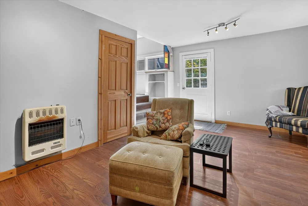 217 Grand Street Marshall, MI 49068