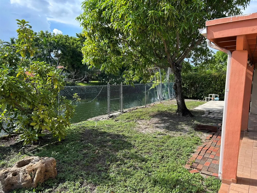 4900 SW 103RD PLACE #1 Miami, FL 33165