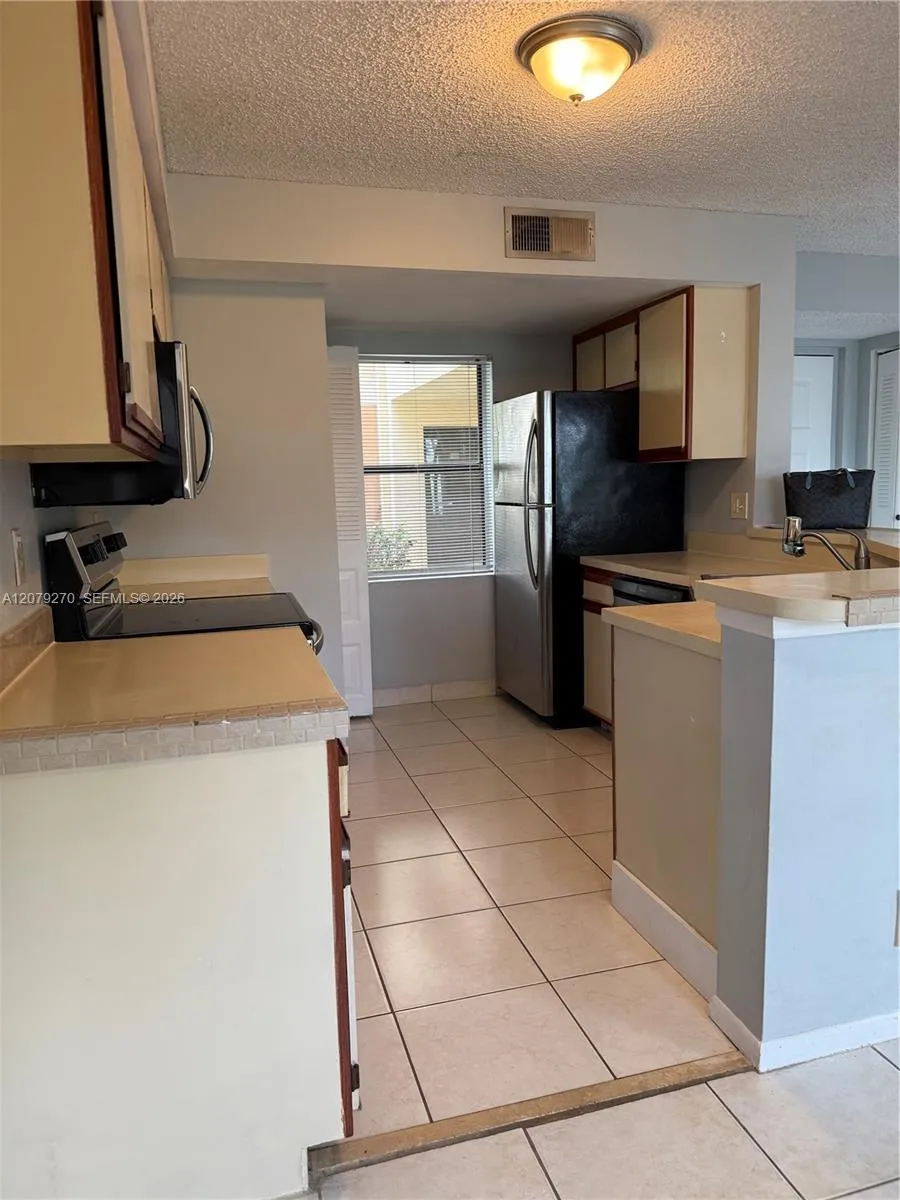9999 Summerbreeze Dr #119 Sunrise, FL 33322