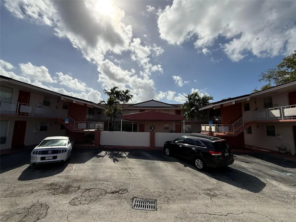 4928 Hollywood Boulevard #10 Hollywood, FL 33021