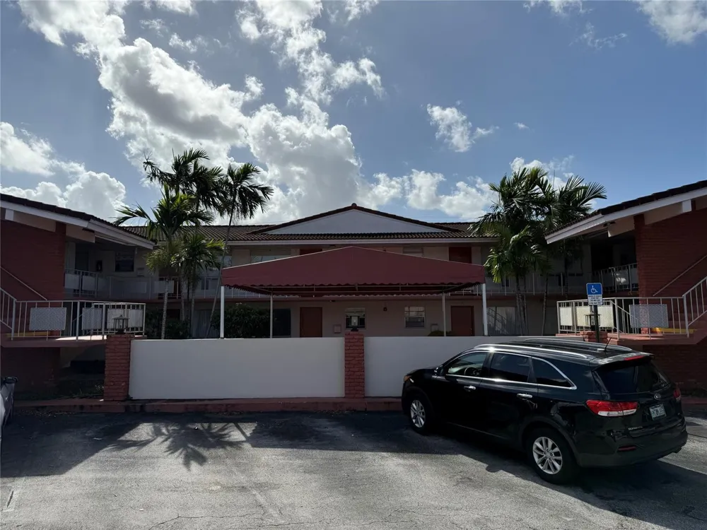 4928 Hollywood Boulevard #10 Hollywood, FL 33021