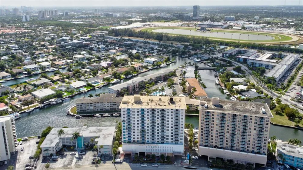 427 GOLDEN ISLES DRIVE #4I Hallandale Beach, FL 33009