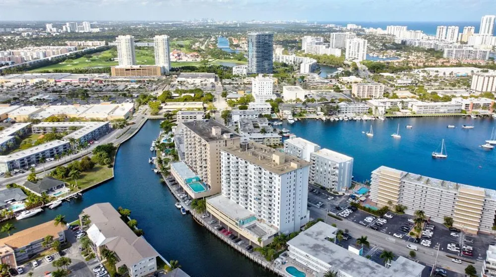 427 GOLDEN ISLES DRIVE #4I Hallandale Beach, FL 33009