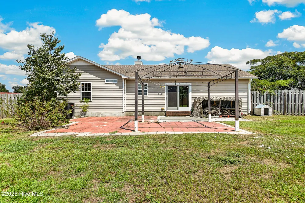 301 Parkton Drive Richlands, NC 28574