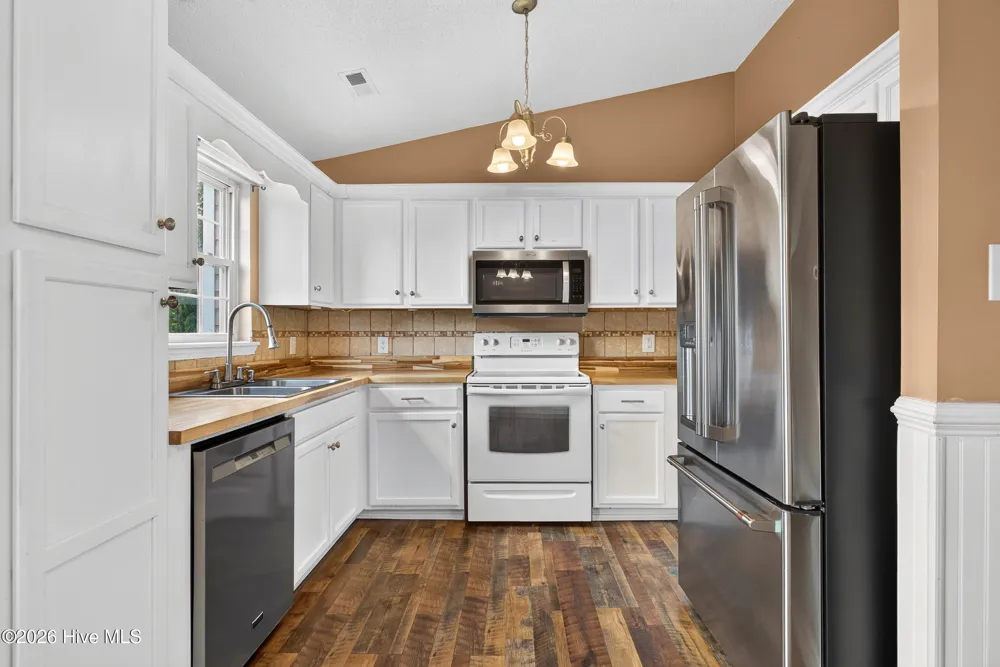 301 Parkton Drive Richlands, NC 28574