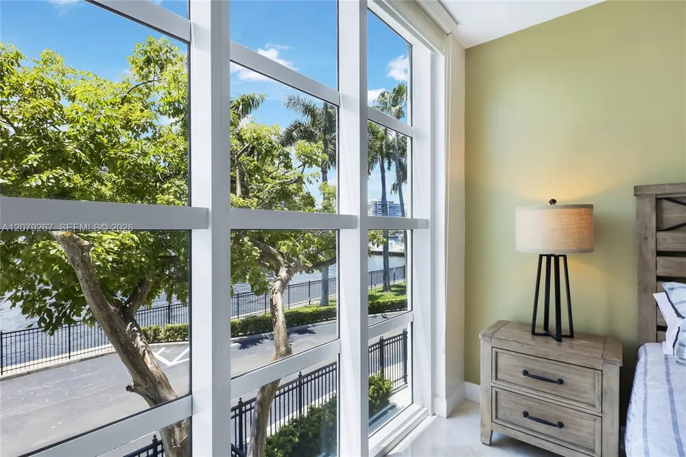 1945 S Ocean Dr #M6 Hallandale Beach, FL 33009