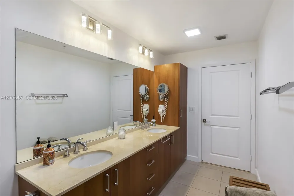 1945 S Ocean Dr #M6 Hallandale Beach, FL 33009