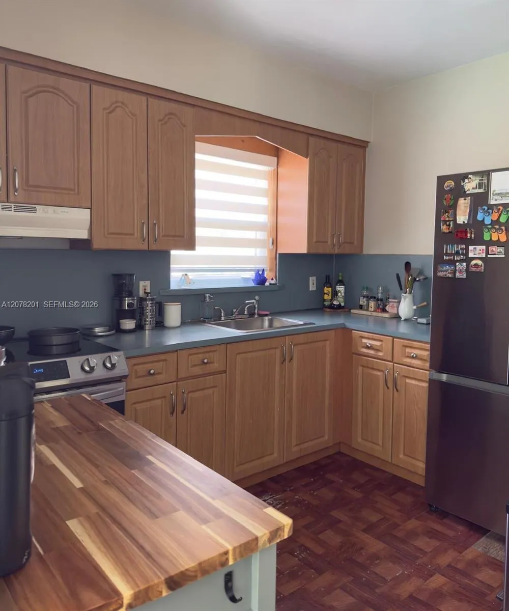 3860 SW 1st St Miami, FL 33134