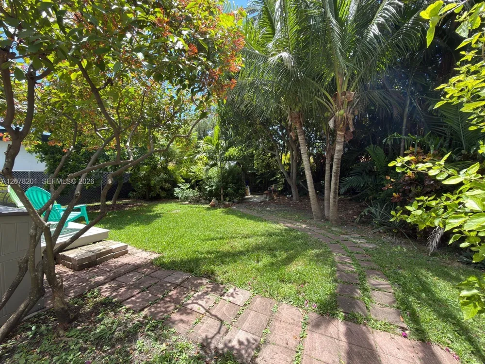 3860 SW 1st St Miami, FL 33134
