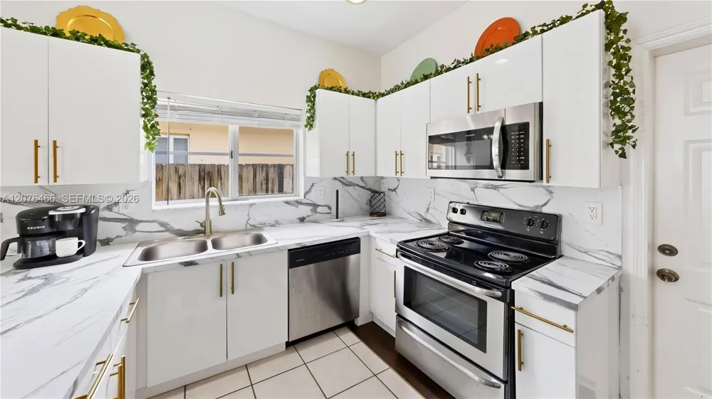 2851 NE 42nd Ave Homestead, FL 33033