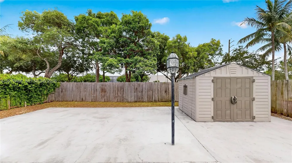 2851 NE 42nd Ave Homestead, FL 33033
