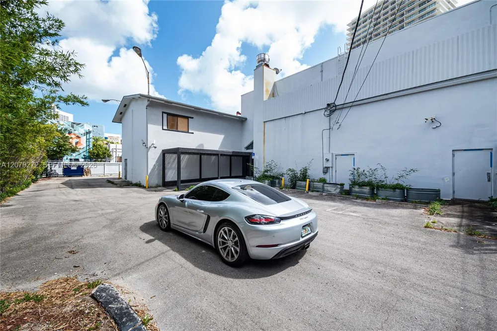 175 NE 36th St Miami, FL 33137