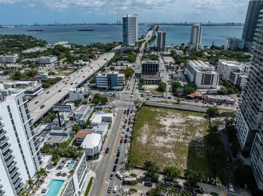175 NE 36th St Miami, FL 33137