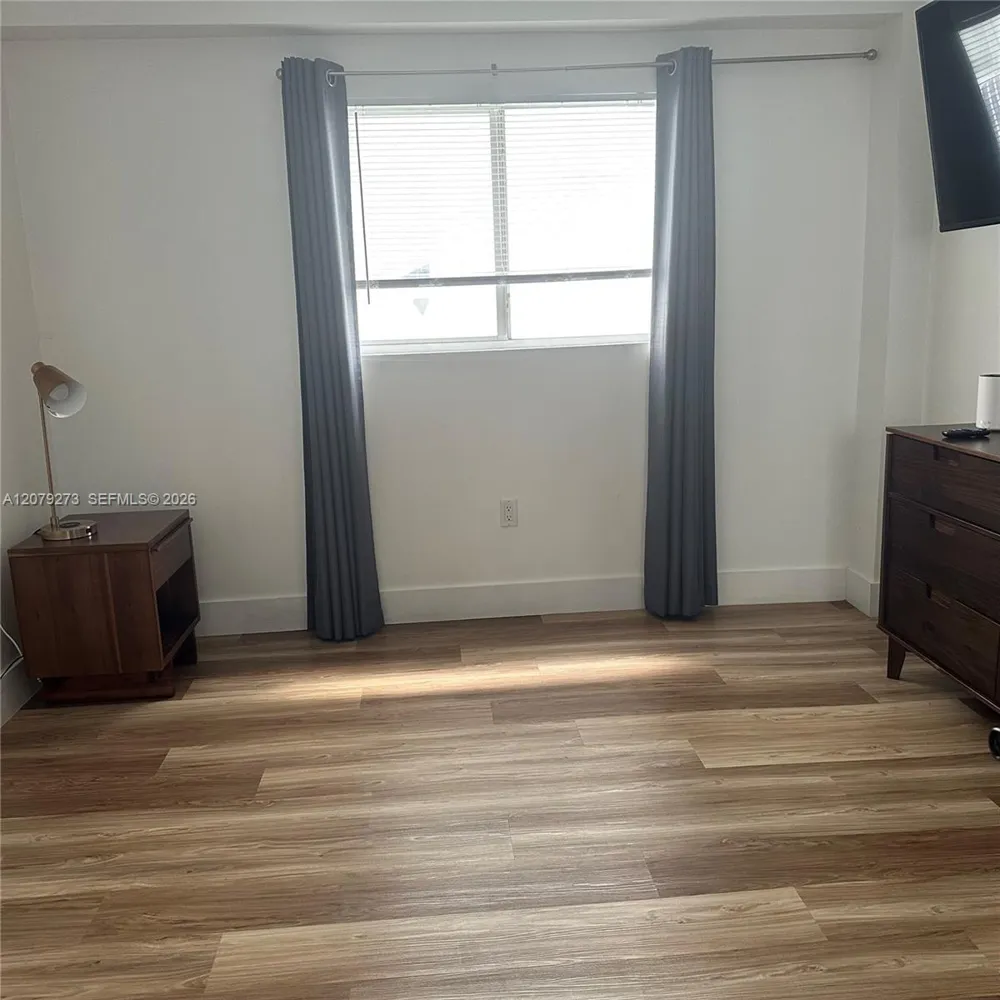 821 SW 2nd St #9 Miami, FL 33130