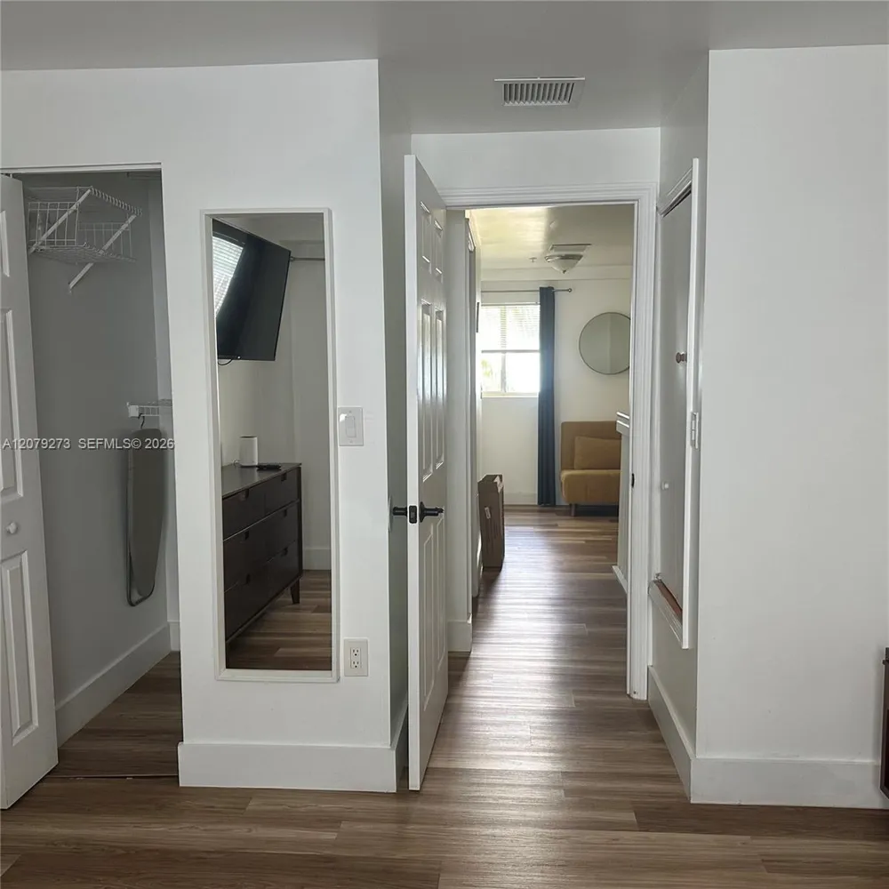 821 SW 2nd St #9 Miami, FL 33130