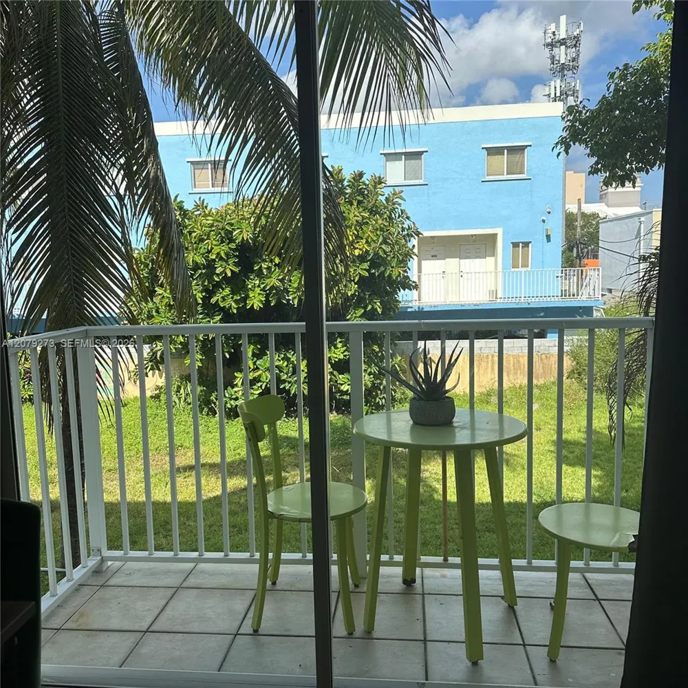 821 SW 2nd St #9 Miami, FL 33130