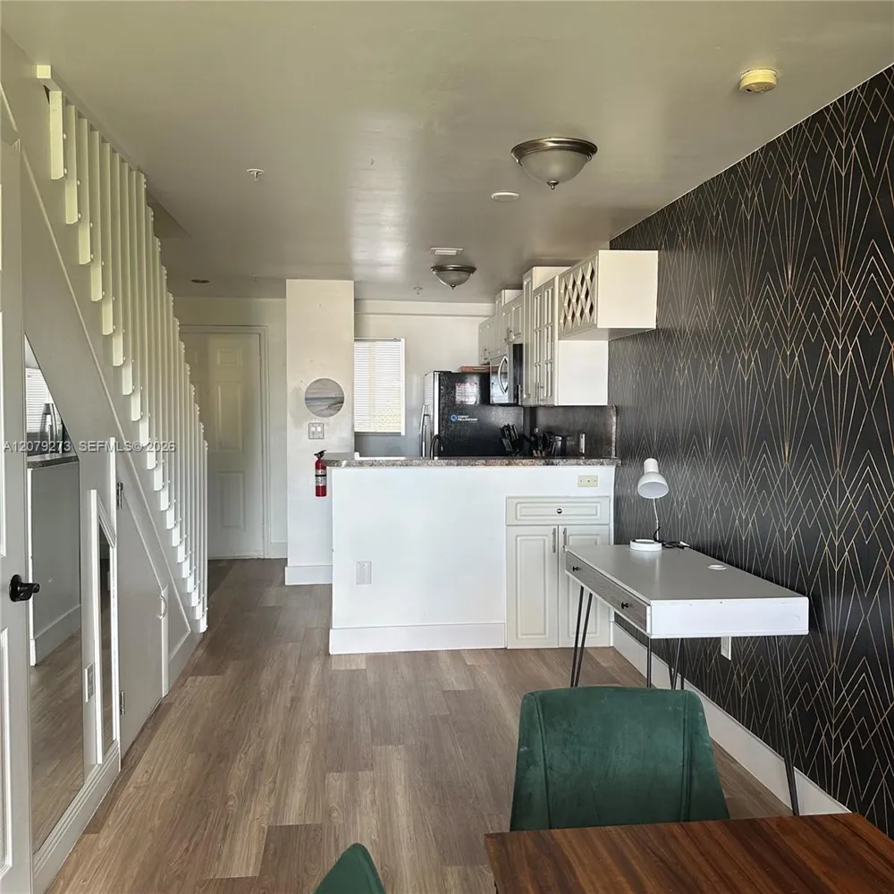 821 SW 2nd St #9 Miami, FL 33130
