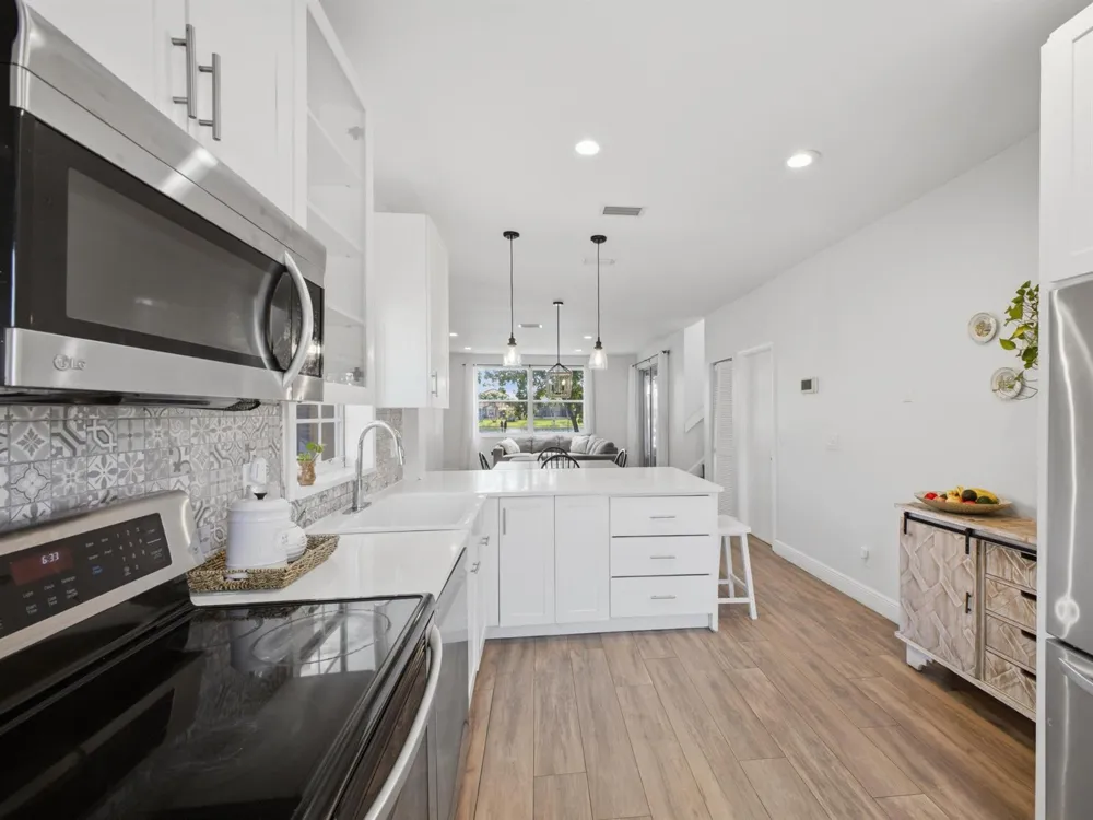 7098 Burgess Drive Lake Worth, FL 33467