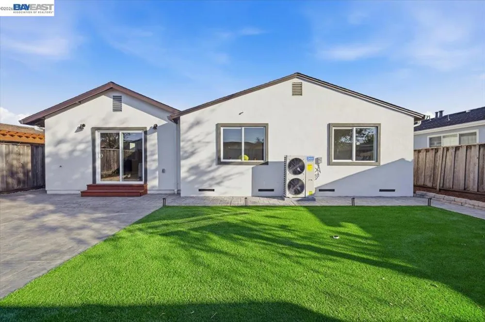 1633 Via Amigos San Lorenzo, CA 94580