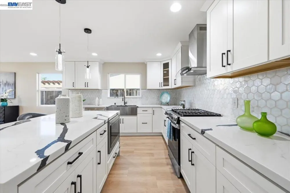 1633 Via Amigos San Lorenzo, CA 94580