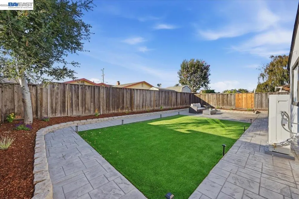 1633 Via Amigos San Lorenzo, CA 94580