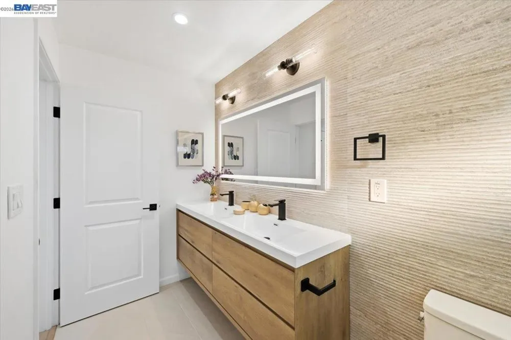 1633 Via Amigos San Lorenzo, CA 94580