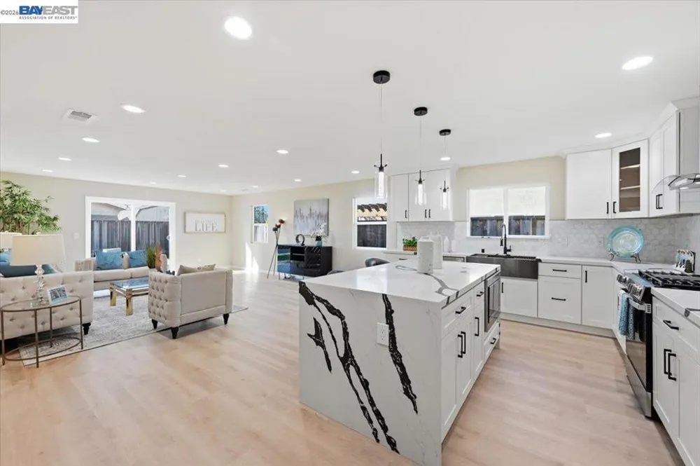1633 Via Amigos San Lorenzo, CA 94580
