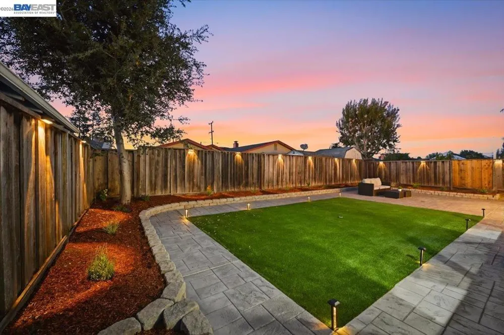 1633 Via Amigos San Lorenzo, CA 94580