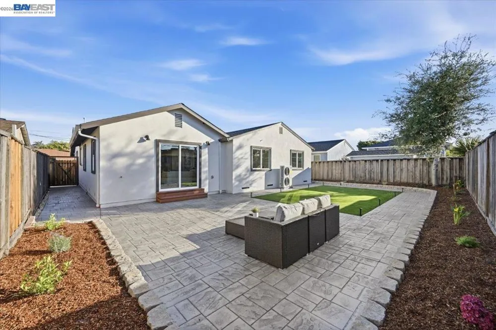 1633 Via Amigos San Lorenzo, CA 94580