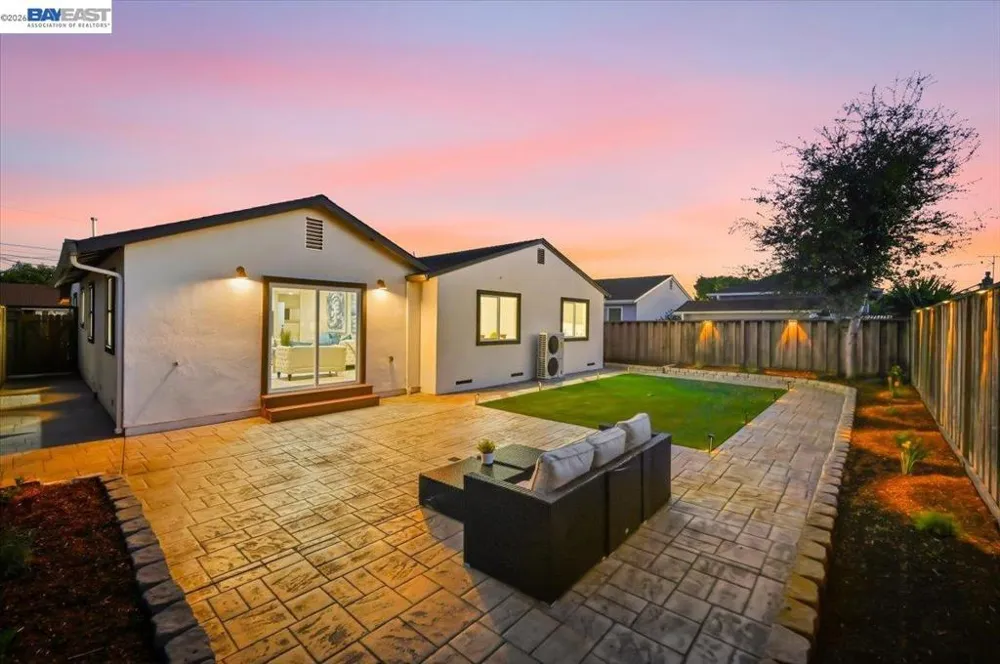 1633 Via Amigos San Lorenzo, CA 94580