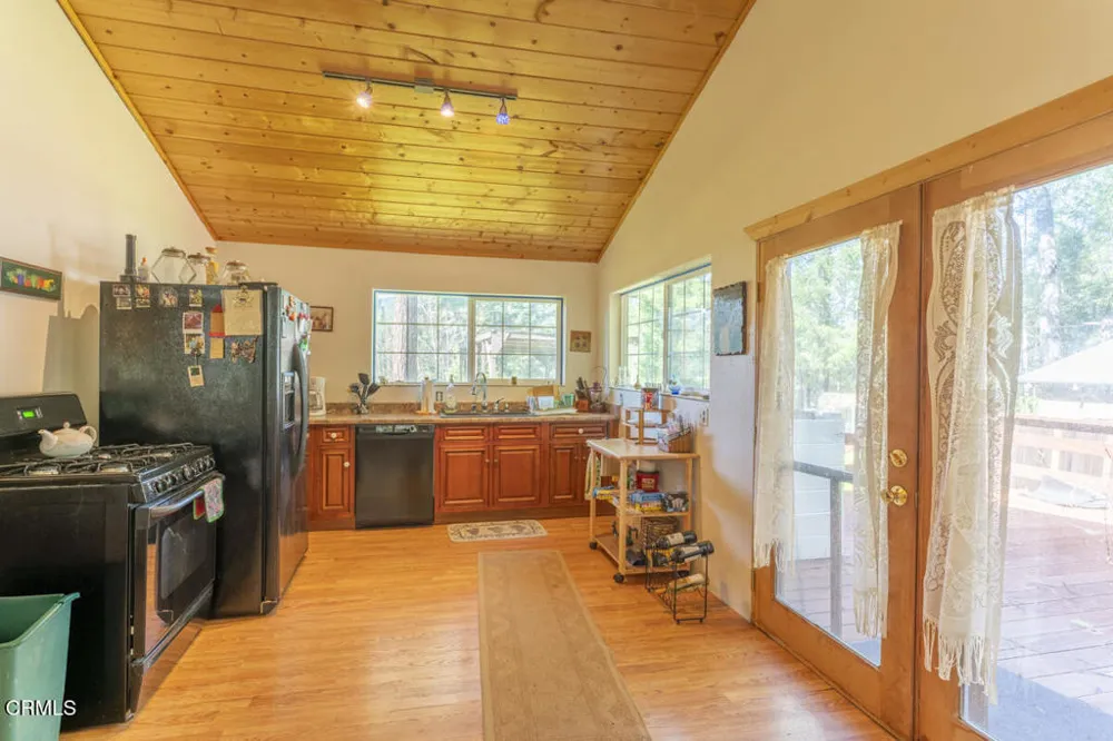 67951 HWY 101 Leggett, CA 95585